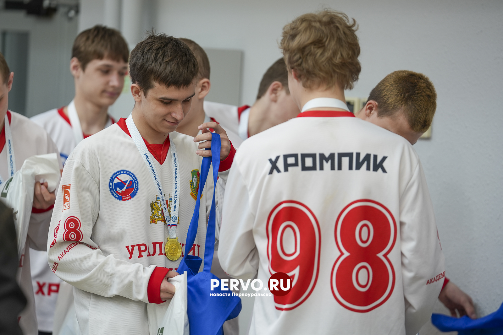 В ИКЦ чествовали чемпионов АХМ «Уральский Трубник»