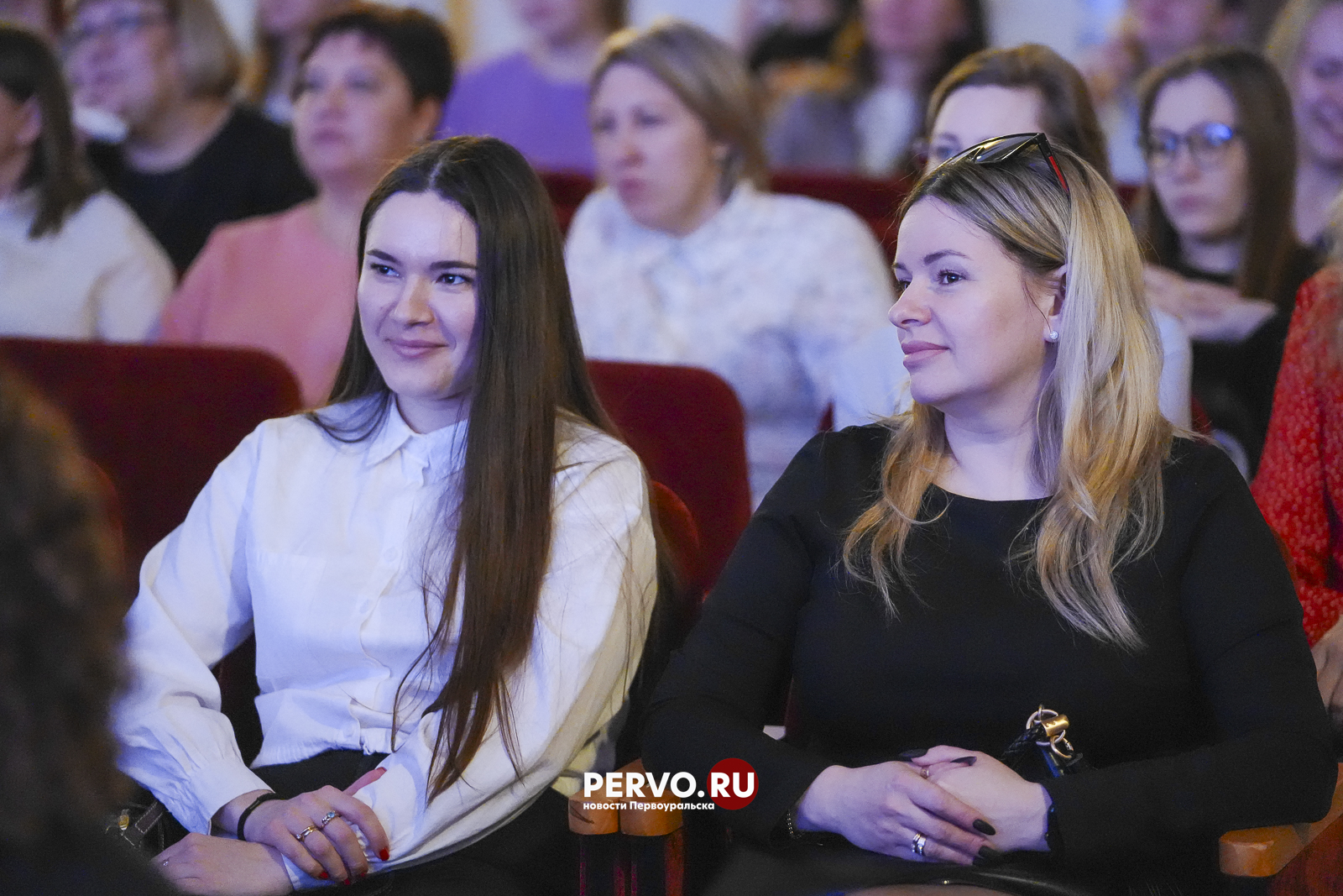 В преддверии Дня местного самоуправления в Первоуральске были вручены почётные грамоты