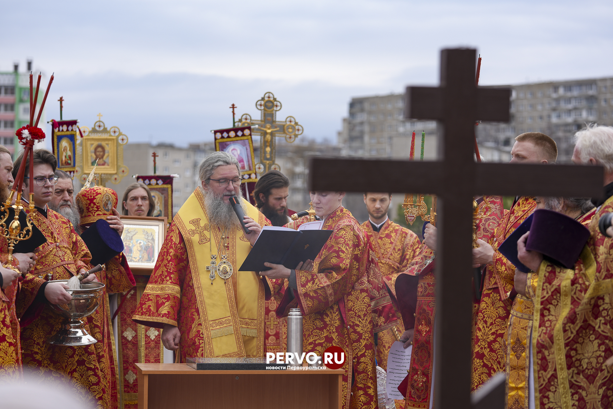 Митрополит Екатеринбургский и Верхотурский совершил чин освящения закладного камня нового храма в Первоуральске