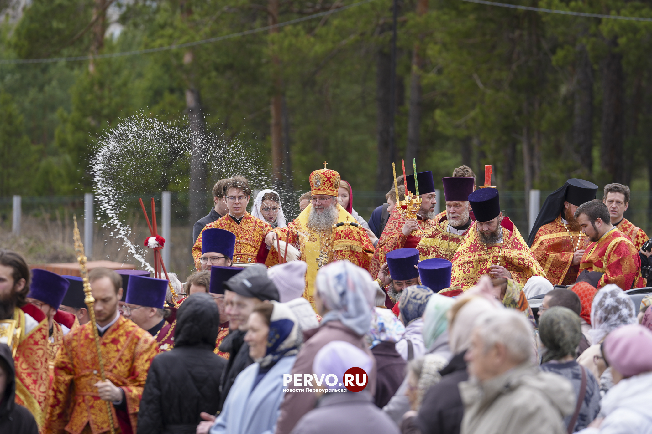 Митрополит Екатеринбургский и Верхотурский совершил чин освящения закладного камня нового храма в Первоуральске