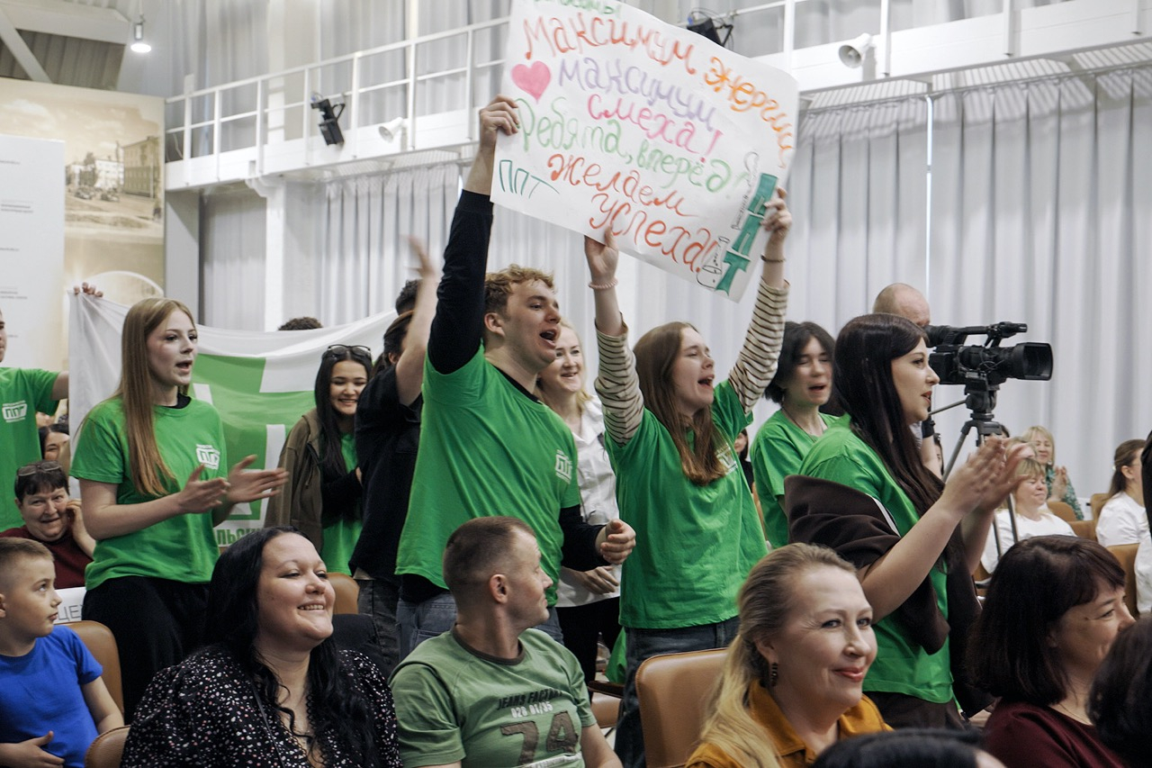 В Первоуральске с настоящим заводским размахом прошел фестиваль КВН