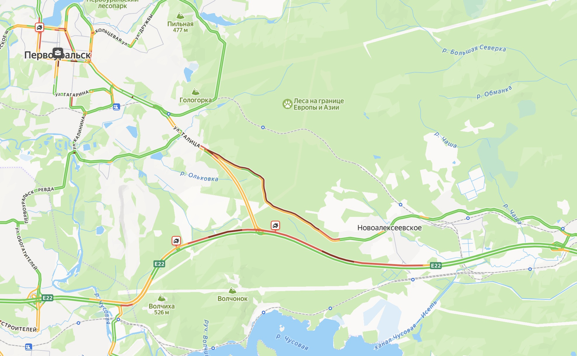 Федеральная трасса в сторону Первоуральска встаёт в мегапробку