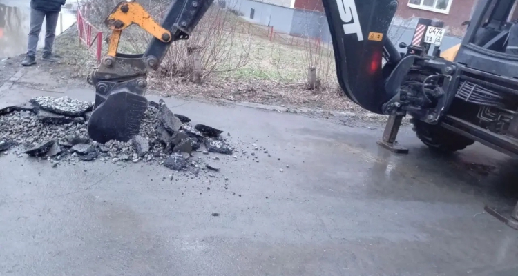 Из-за аварии на трубопроводе улица Трубников осталась без воды