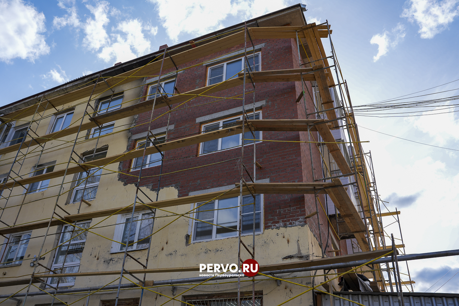 В Первоуральске жители дома, где произошёл хлопок бытового газа, возвращаются в свои квартиры