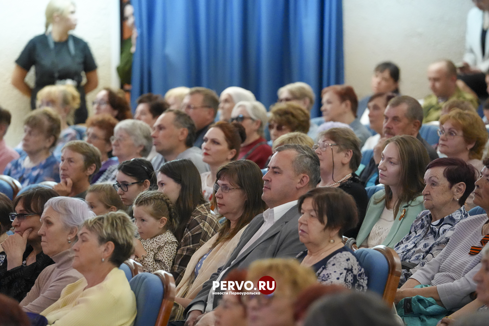 В Первоуральске почтили память героев: город отметил 81-ю годовщину Победы