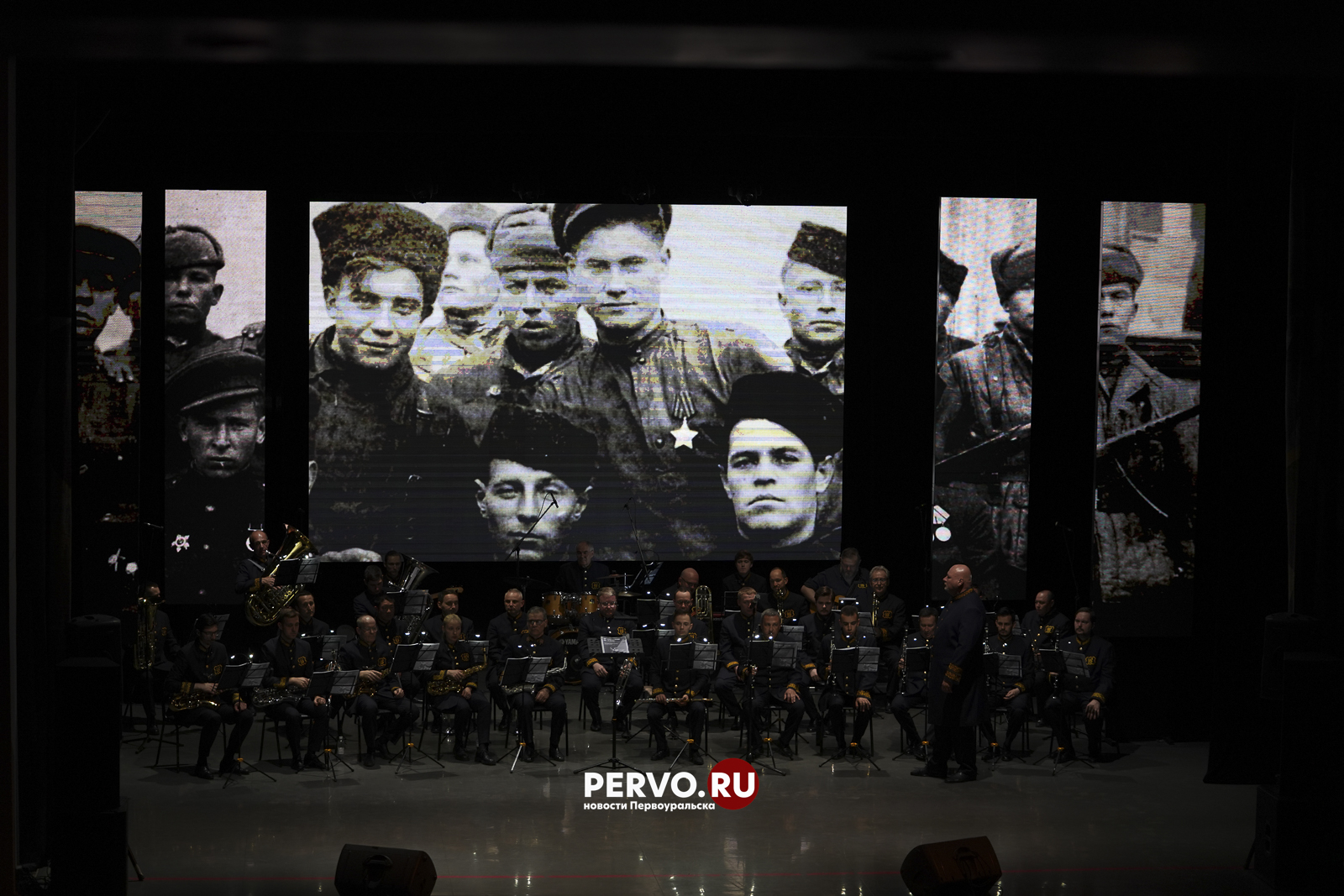 В Первоуральске почтили память героев: город отметил 81-ю годовщину Победы