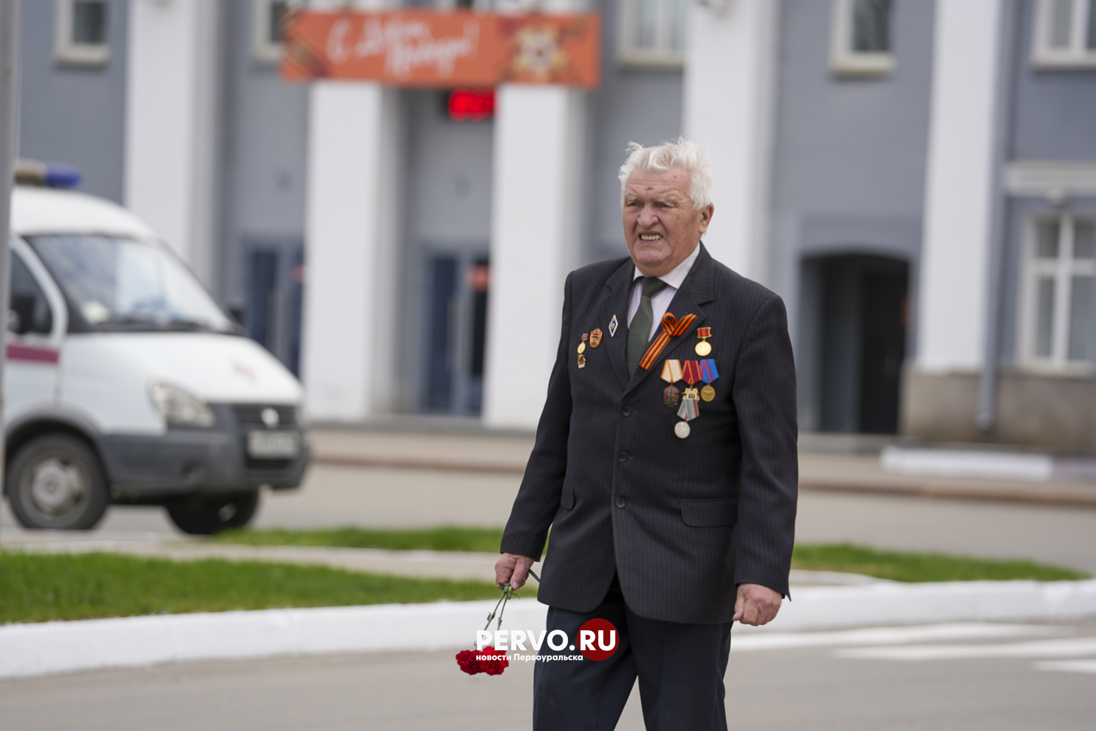 В Первоуральске почтили память павших в Великой Отечественной войне и тех, кто ковал победу в тылу
