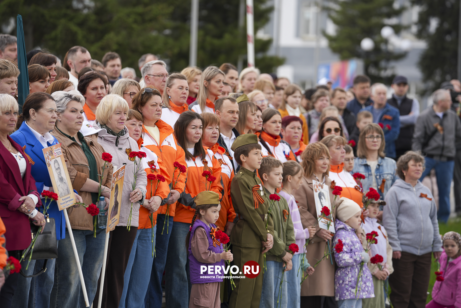 В Первоуральске почтили память павших в Великой Отечественной войне и тех, кто ковал победу в тылу