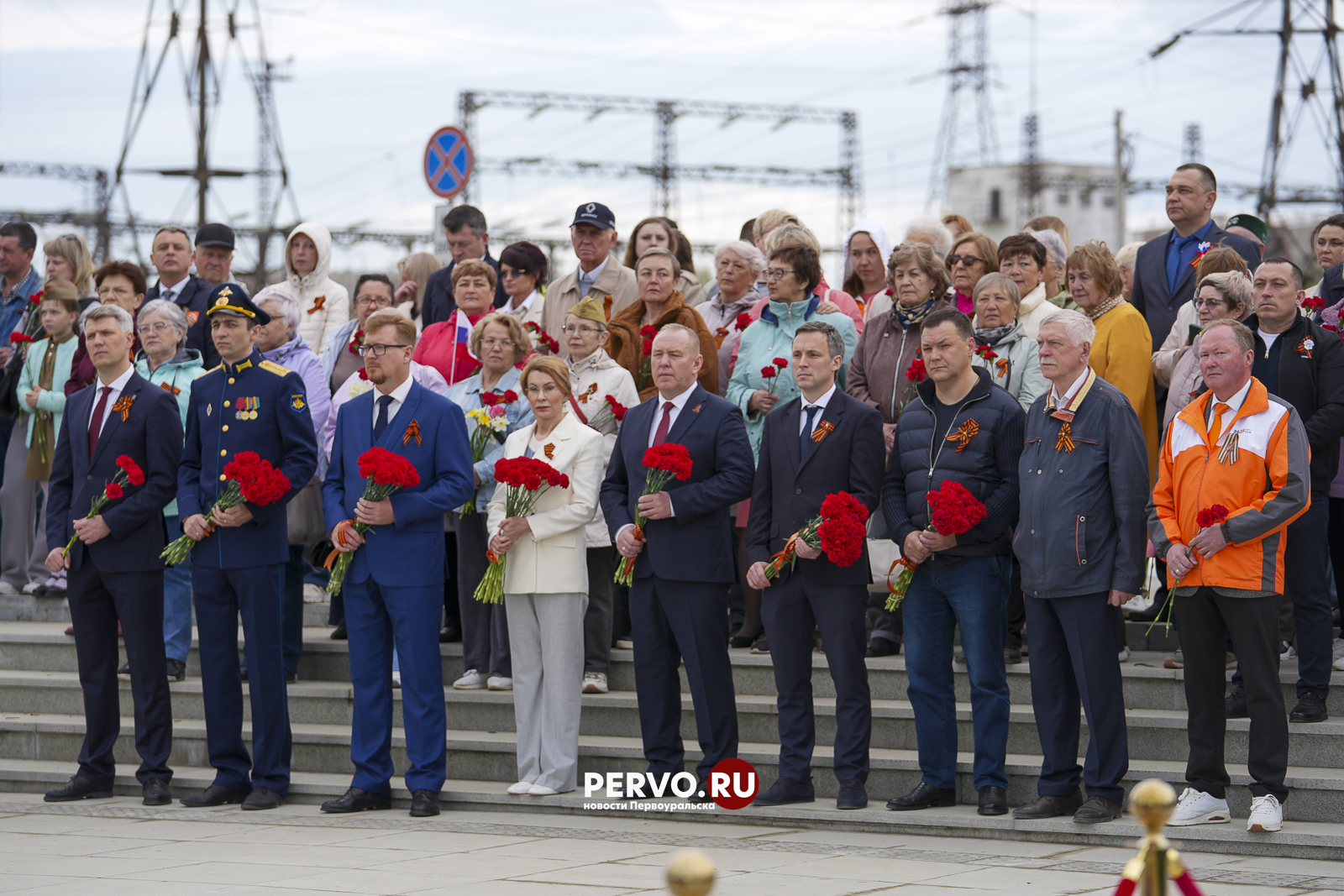 В Первоуральске почтили память павших в Великой Отечественной войне и тех, кто ковал победу в тылу