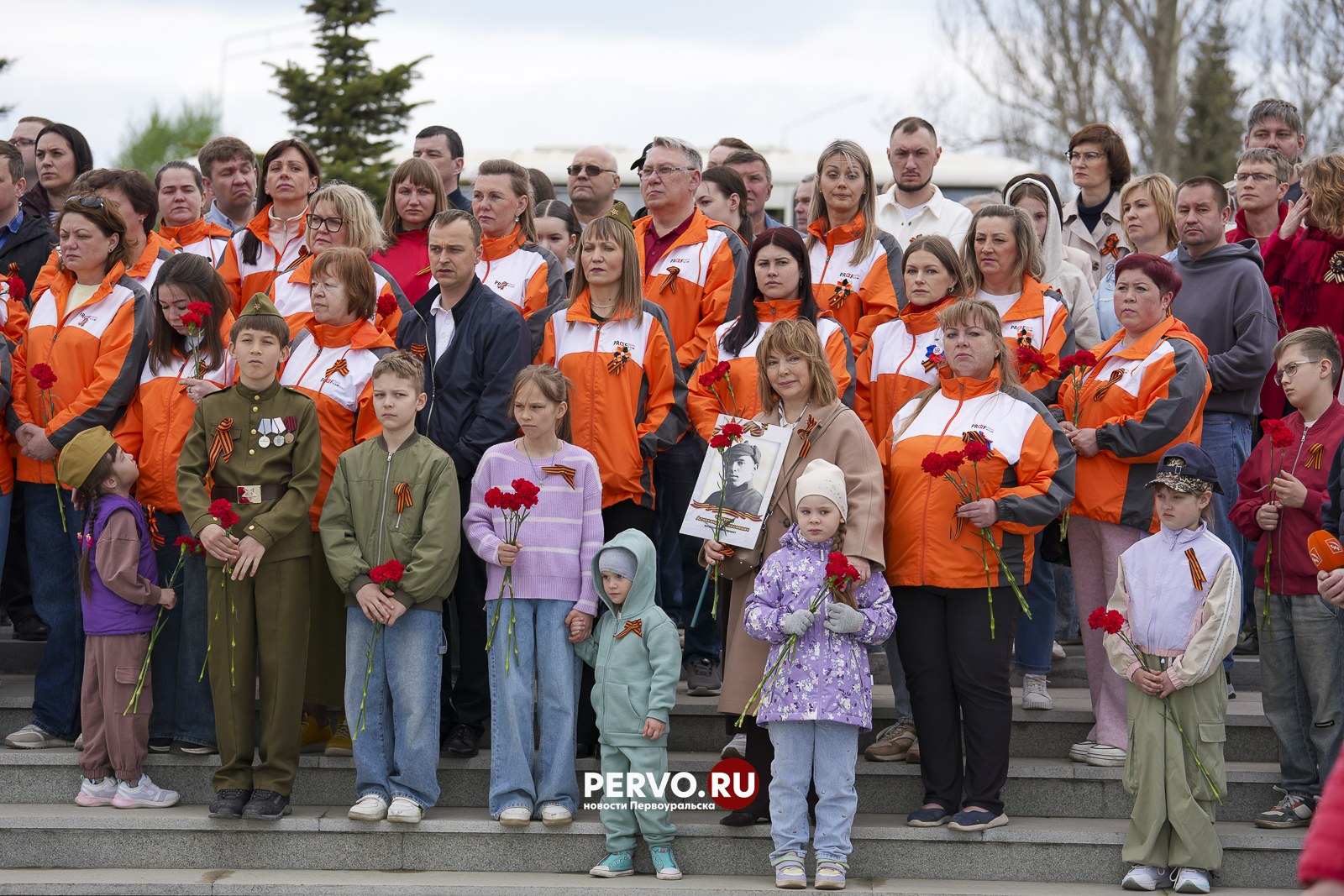 В Первоуральске почтили память павших в Великой Отечественной войне и тех, кто ковал победу в тылу