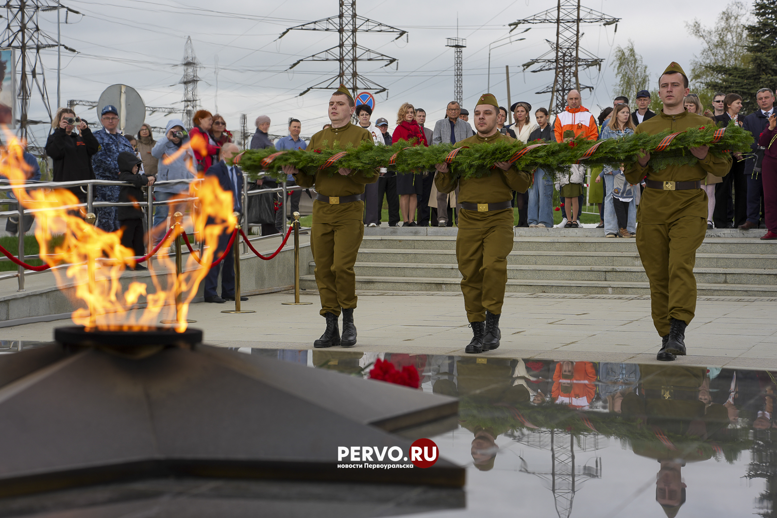 В Первоуральске почтили память павших в Великой Отечественной войне и тех, кто ковал победу в тылу