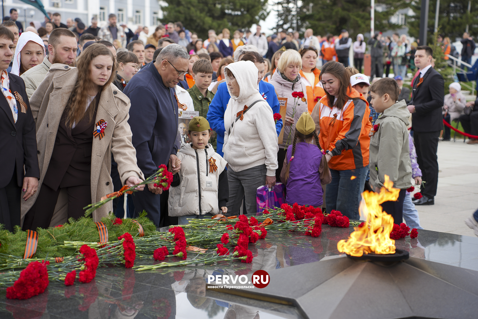 В Первоуральске почтили память павших в Великой Отечественной войне и тех, кто ковал победу в тылу