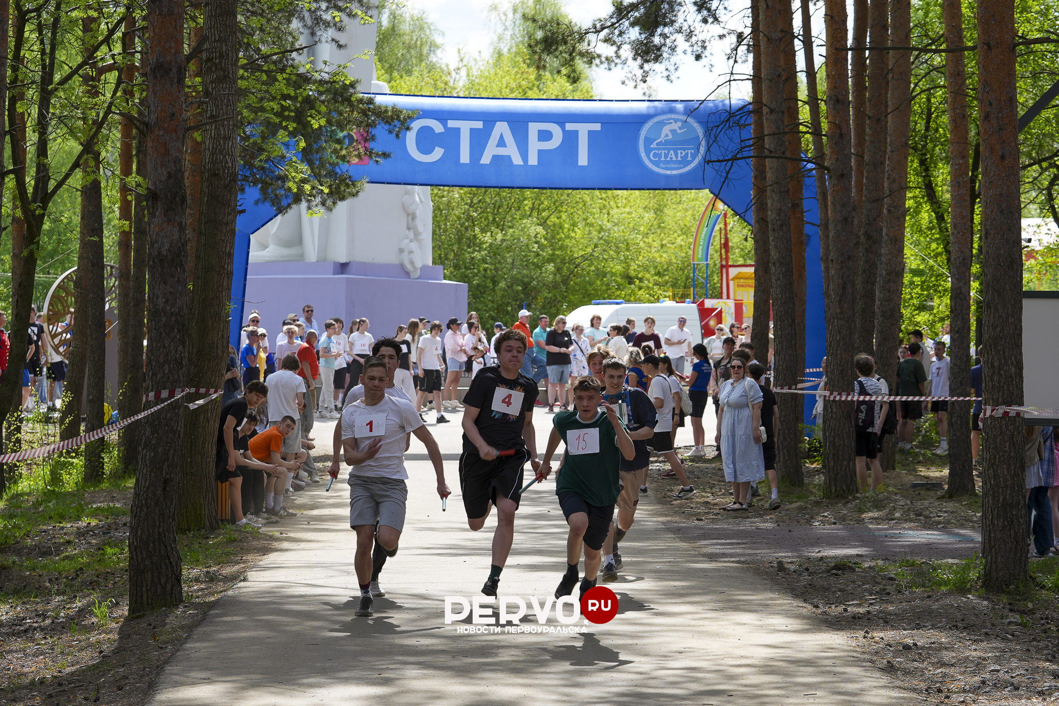 В Первоуральске в парке прошла легкоатлетическая эстафета, посвящённая 81-летию Победы