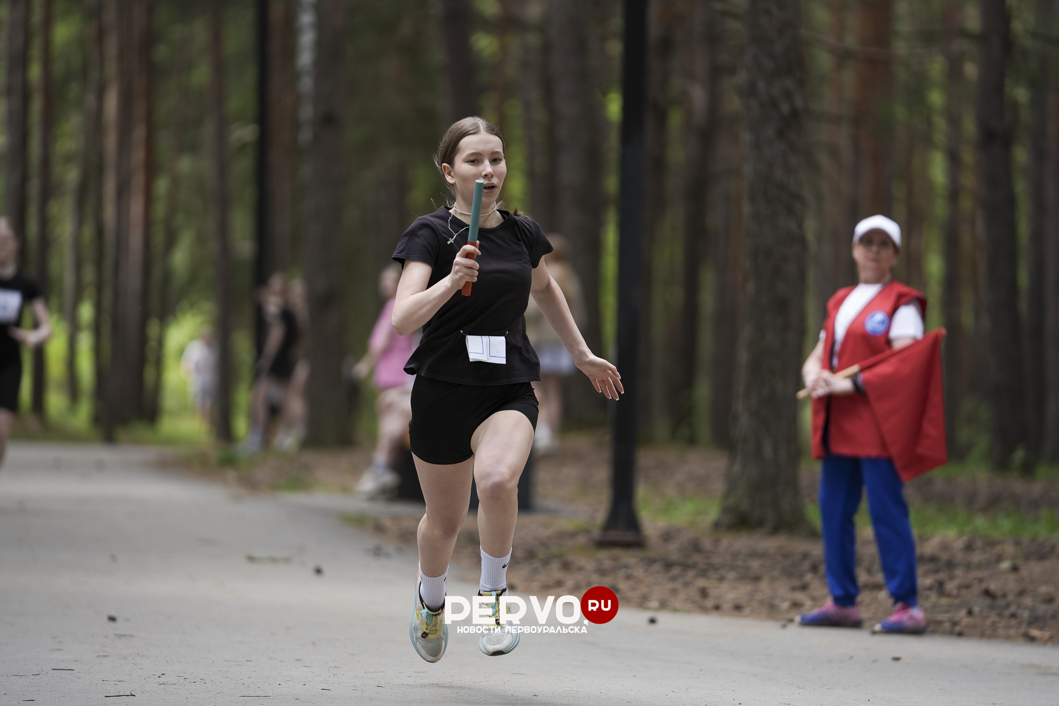 В Первоуральске в парке прошла легкоатлетическая эстафета, посвящённая 81-летию Победы