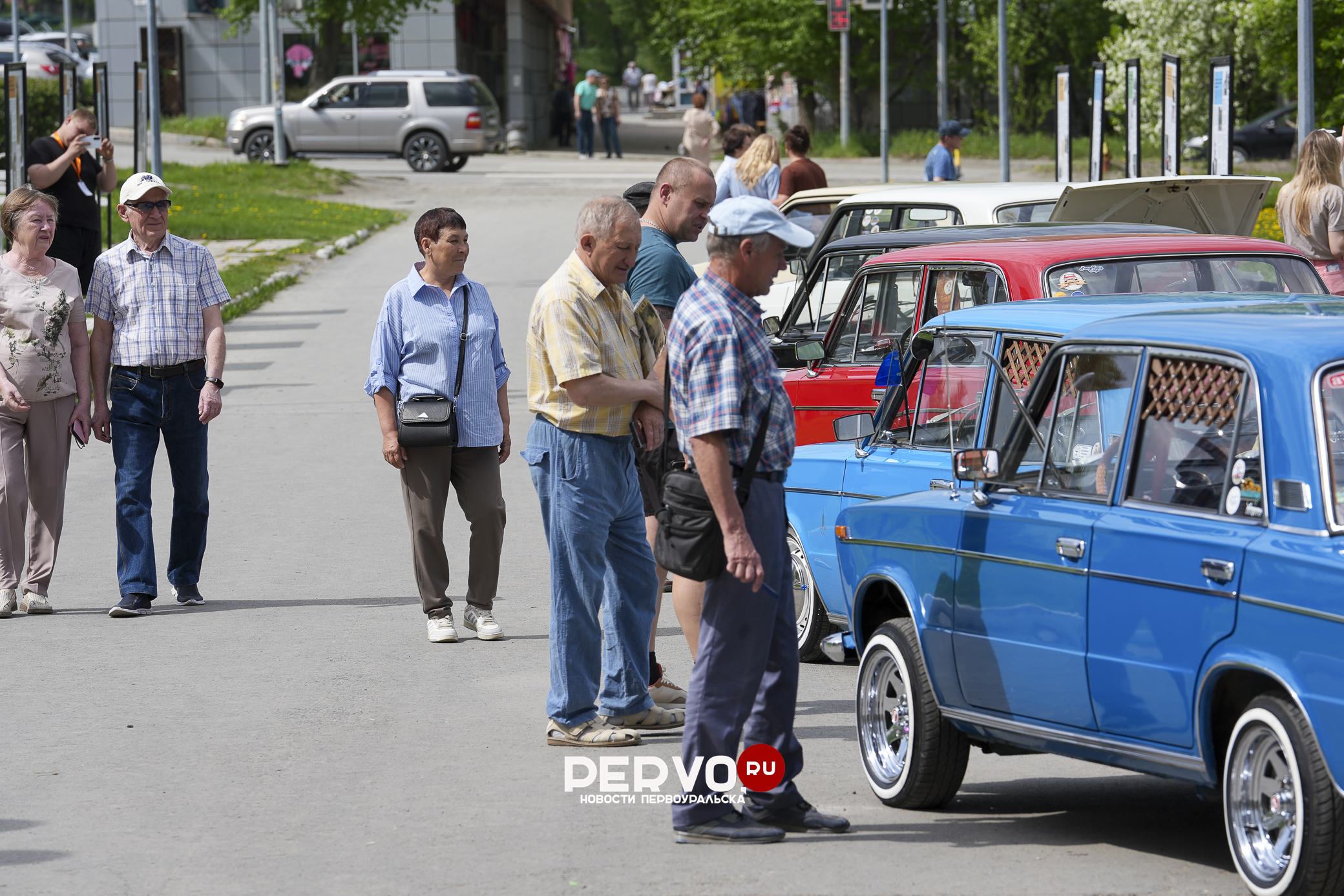 Жителям Первоуральска показали выставку «От проходной до гаража»