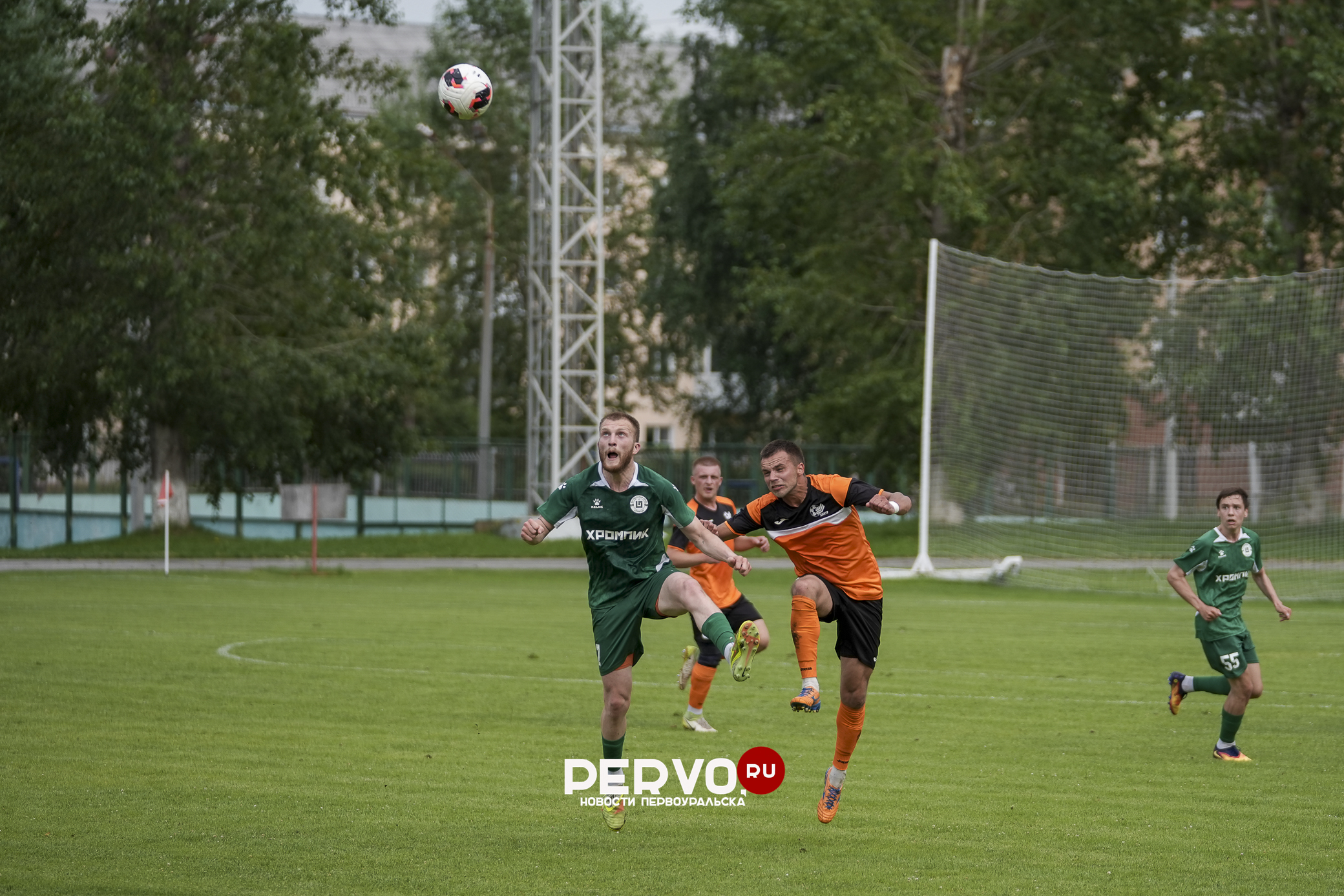 Ничья в первоуральском дерби: ФК «Динур» 1:1 ФК «Хромпик». Фотографии