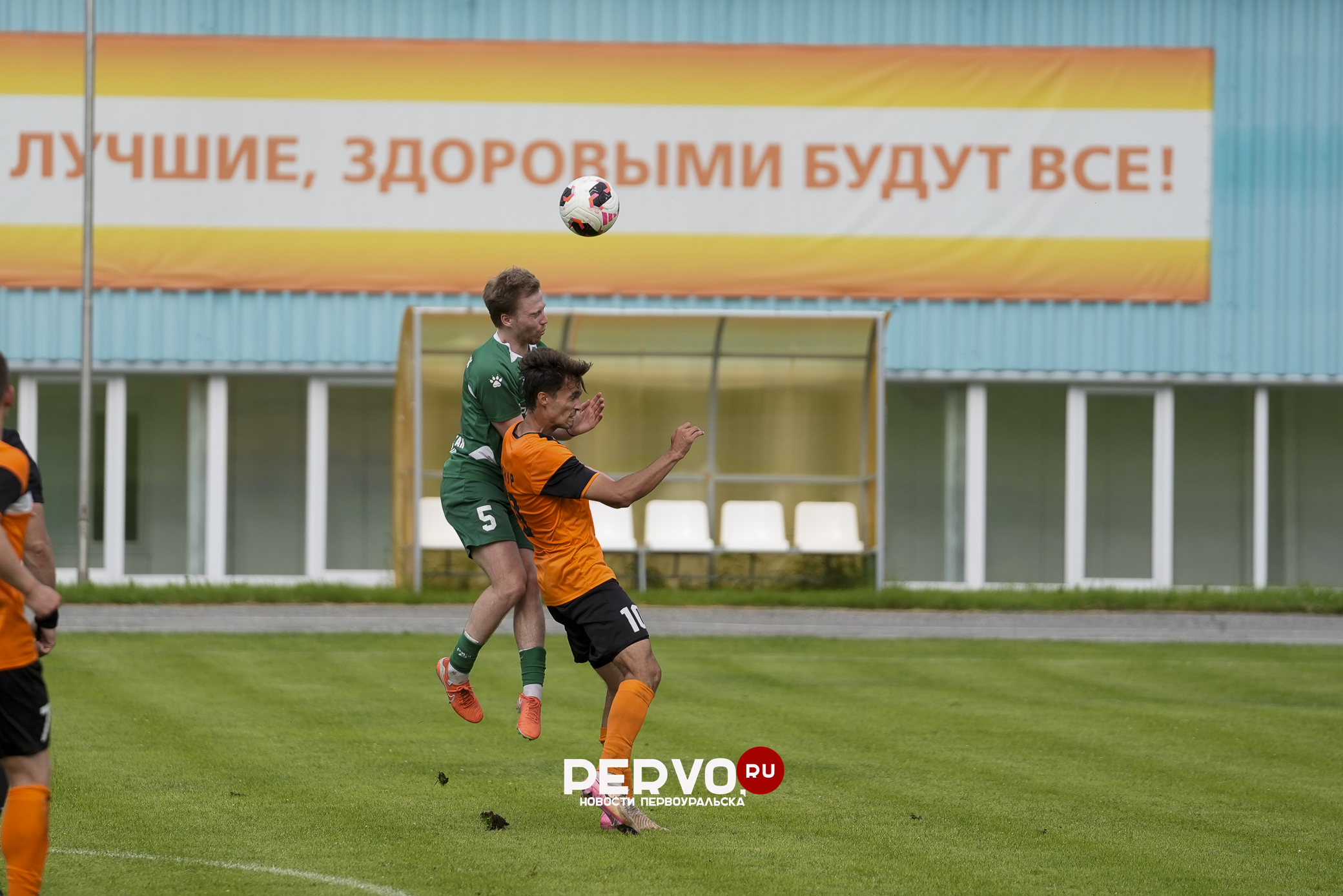 Ничья в первоуральском дерби: ФК «Динур» 1:1 ФК «Хромпик». Фотографии