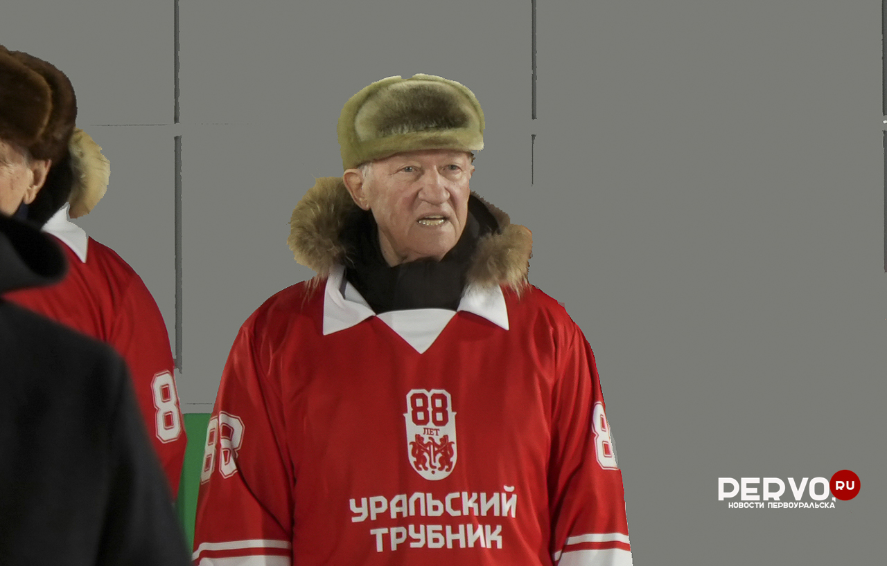 Ветерану первоуральского хоккея Юрию Панченко 79 лет