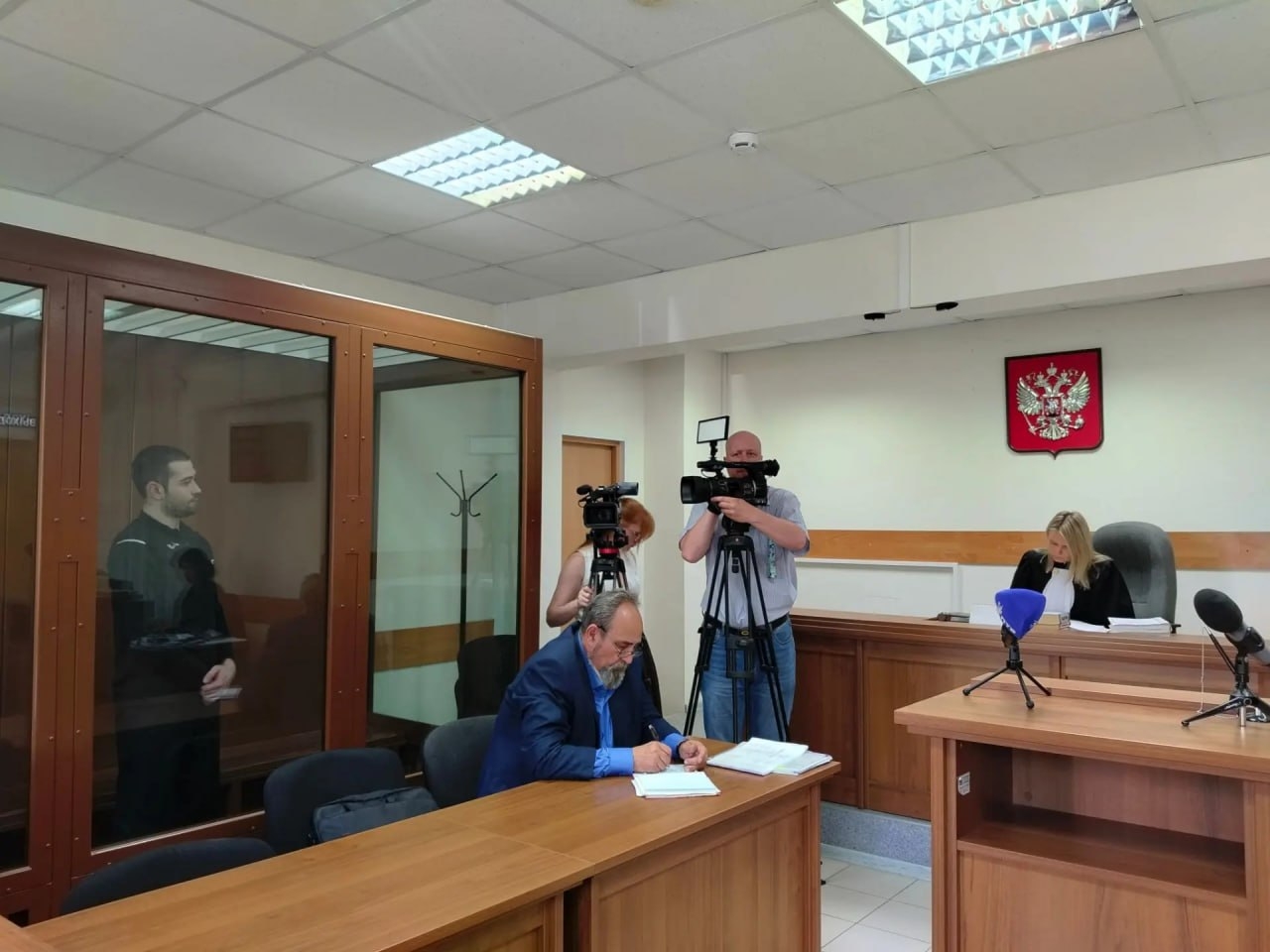 Хоккеисту, забившего до смерти человека, продлили арест