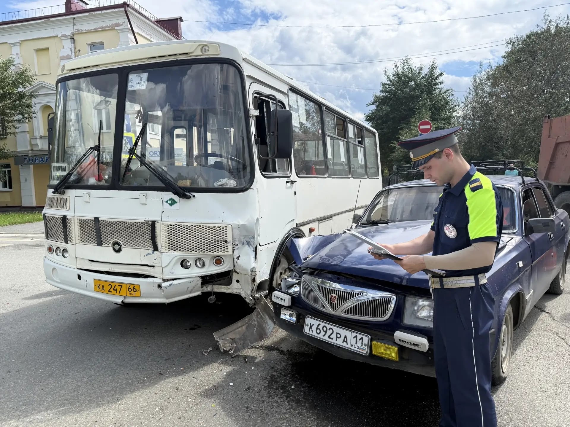В результате в ДТП 5 пассажиров автобуса доставлены в больницу