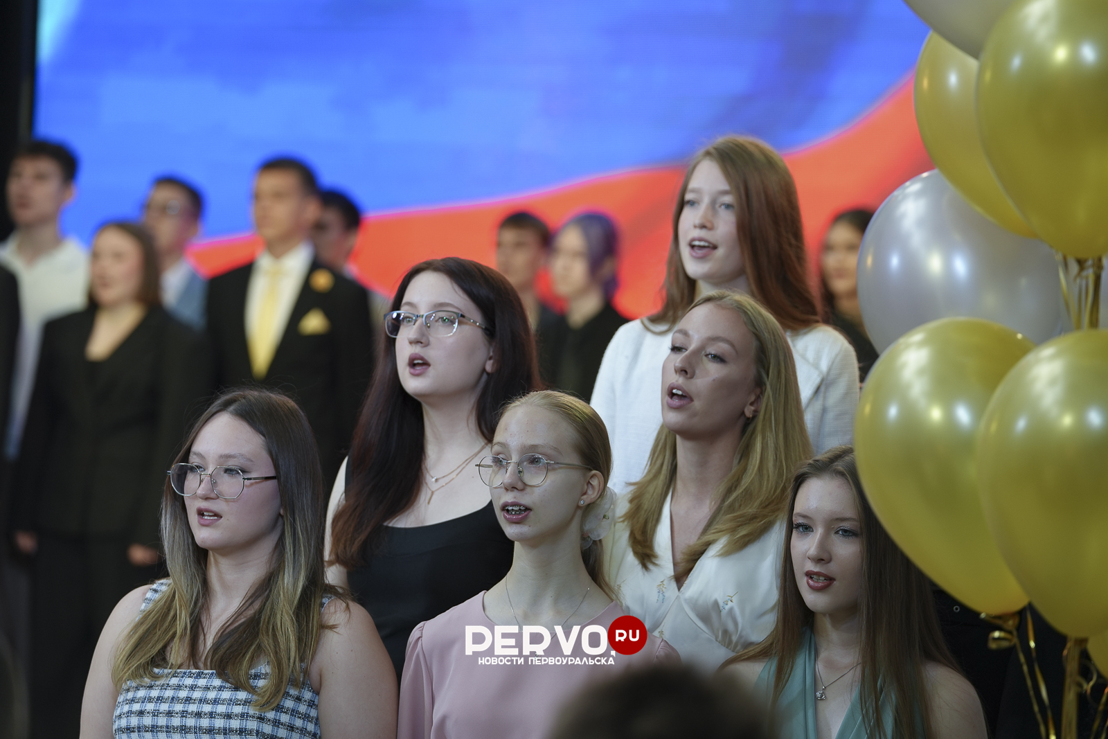 83 одиннадцатиклассника из Первоуральска получили медали «За особые успехи в учении»