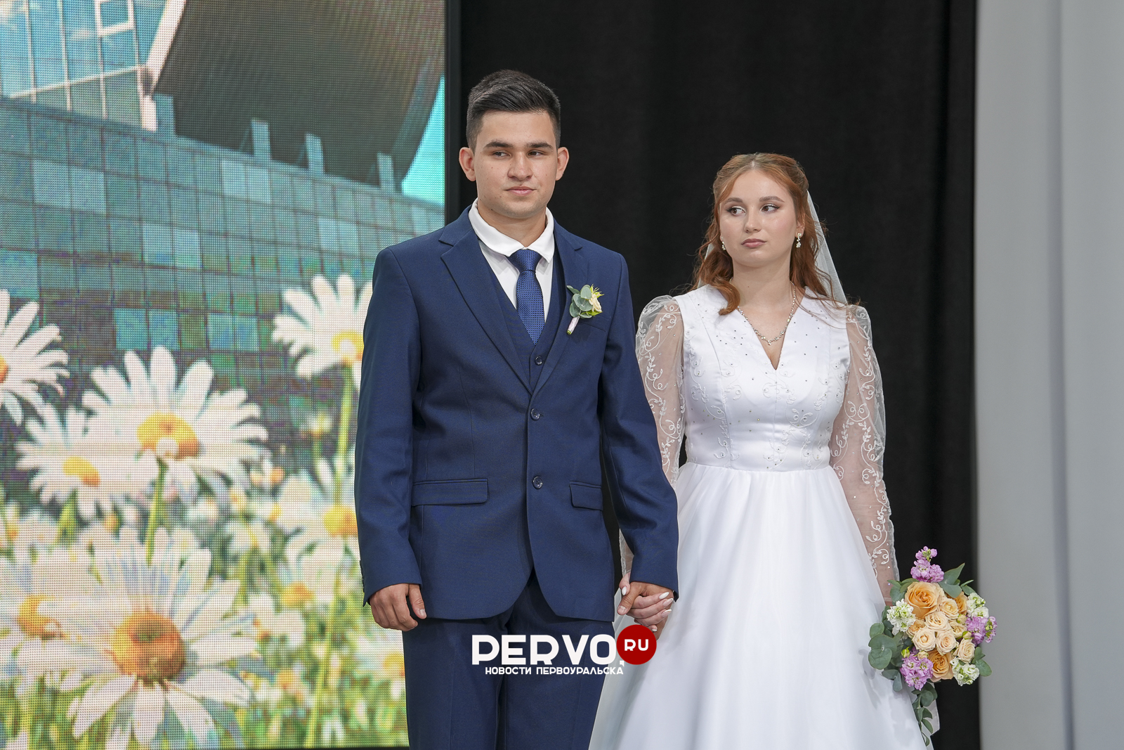 В Первоуральске три пары поженились в День семьи, любви и верности
