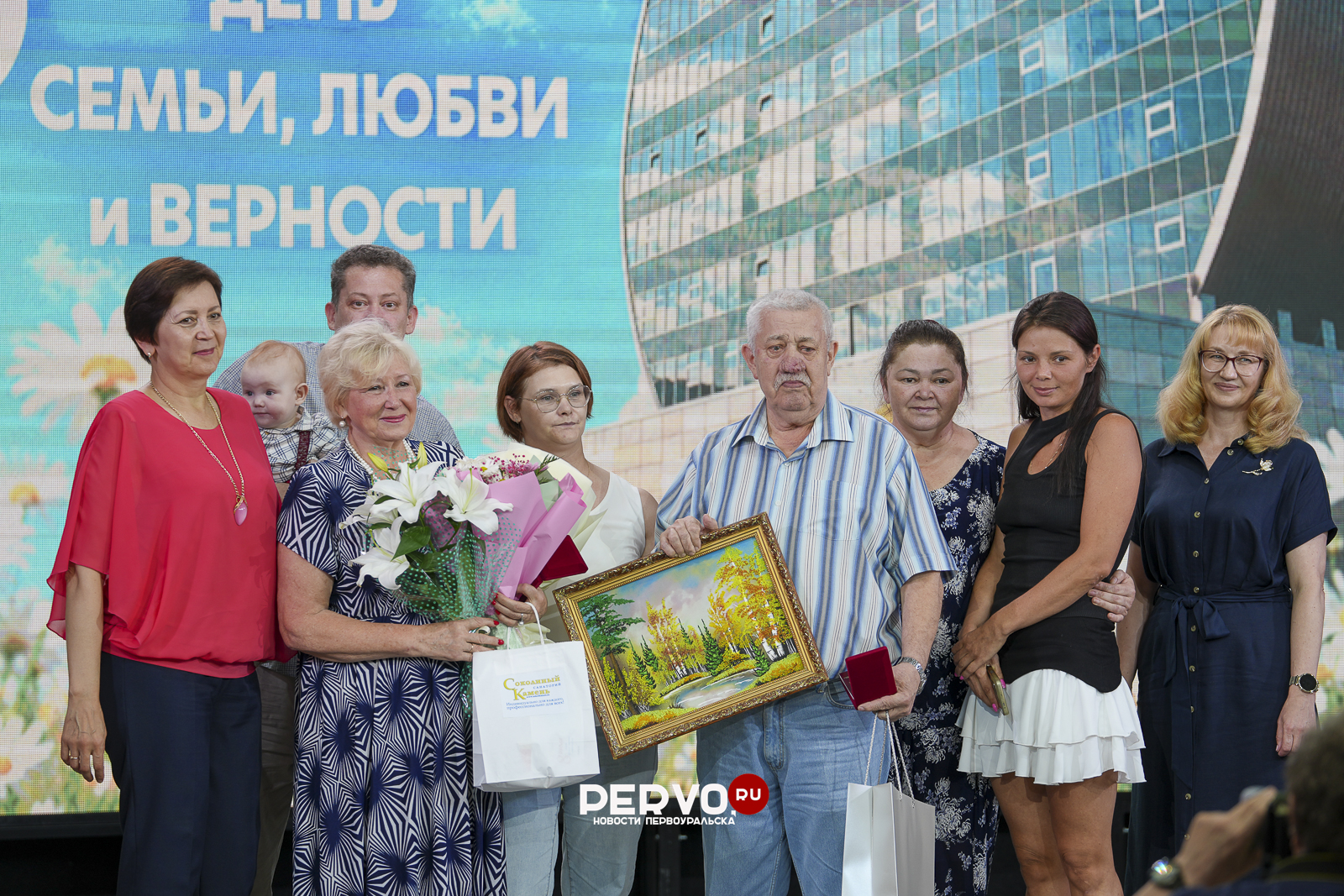 В Первоуральске чествовали супругов, проживших вместе 50 лет