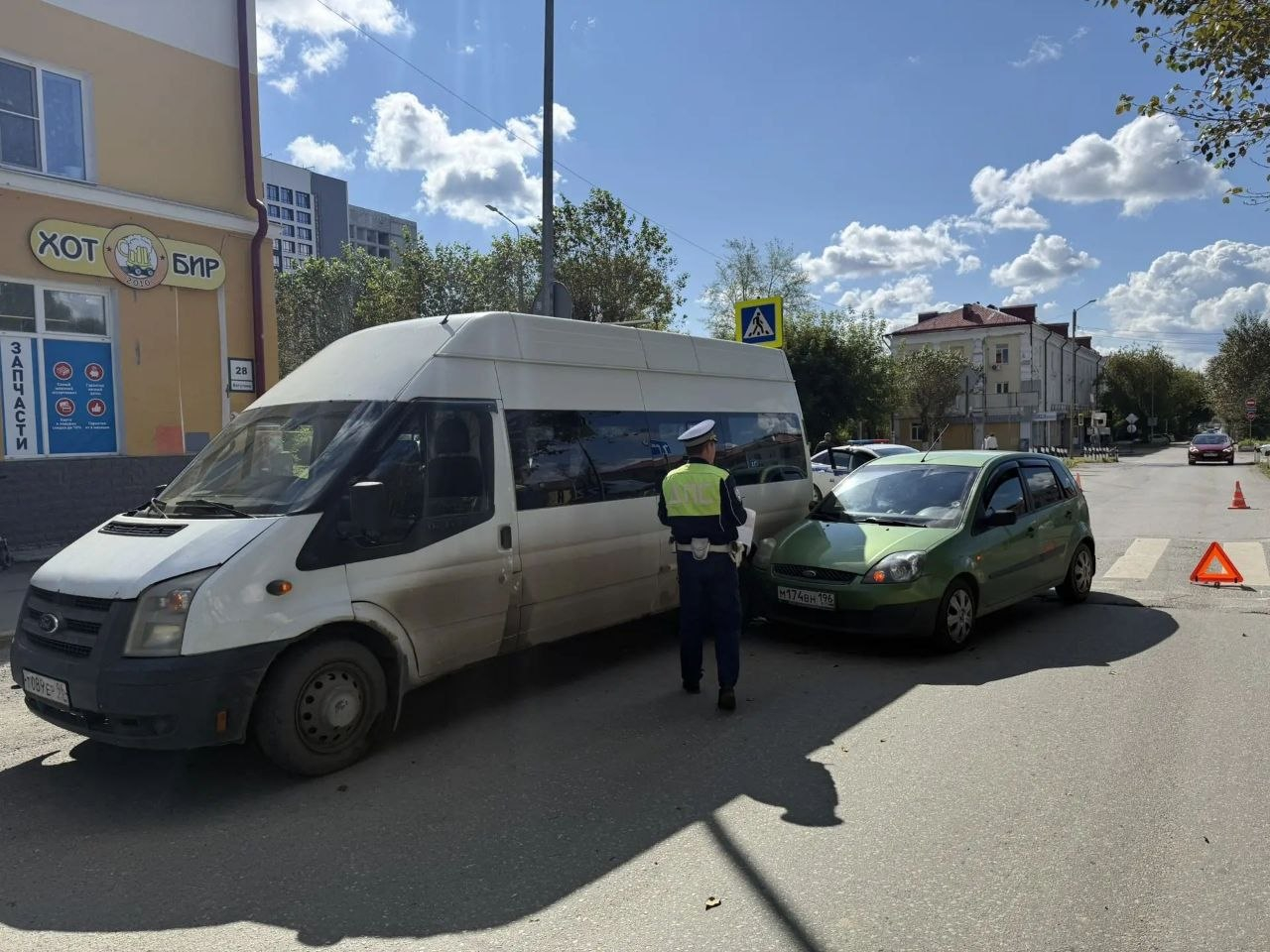 В Первоуральске ребёнок пострадал в ДТП с микроавтобусом и Ford Fiesta